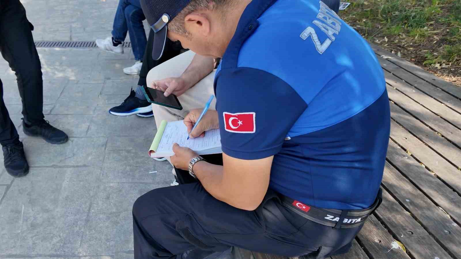 Ceza yedi "Sigarayı bıraktım" diyerek paketi çöpe attı