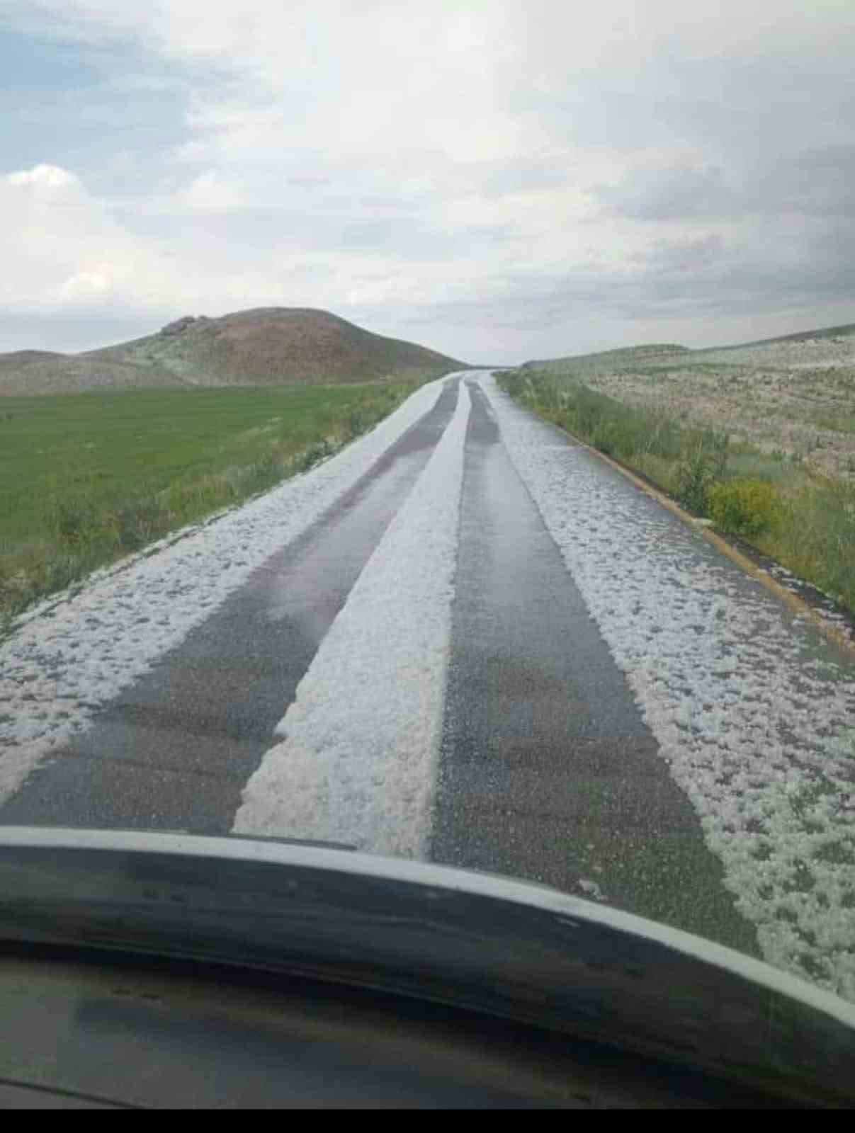 Van’da ceviz büyüklüğünde dolu yağışı