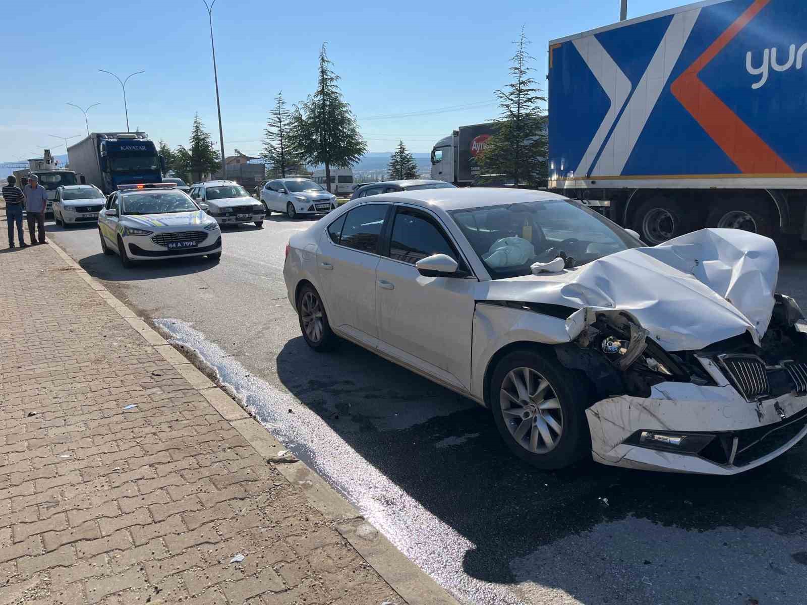 Uşak’ta meydana gelen trafik kazasında 4 kişi yaralandı