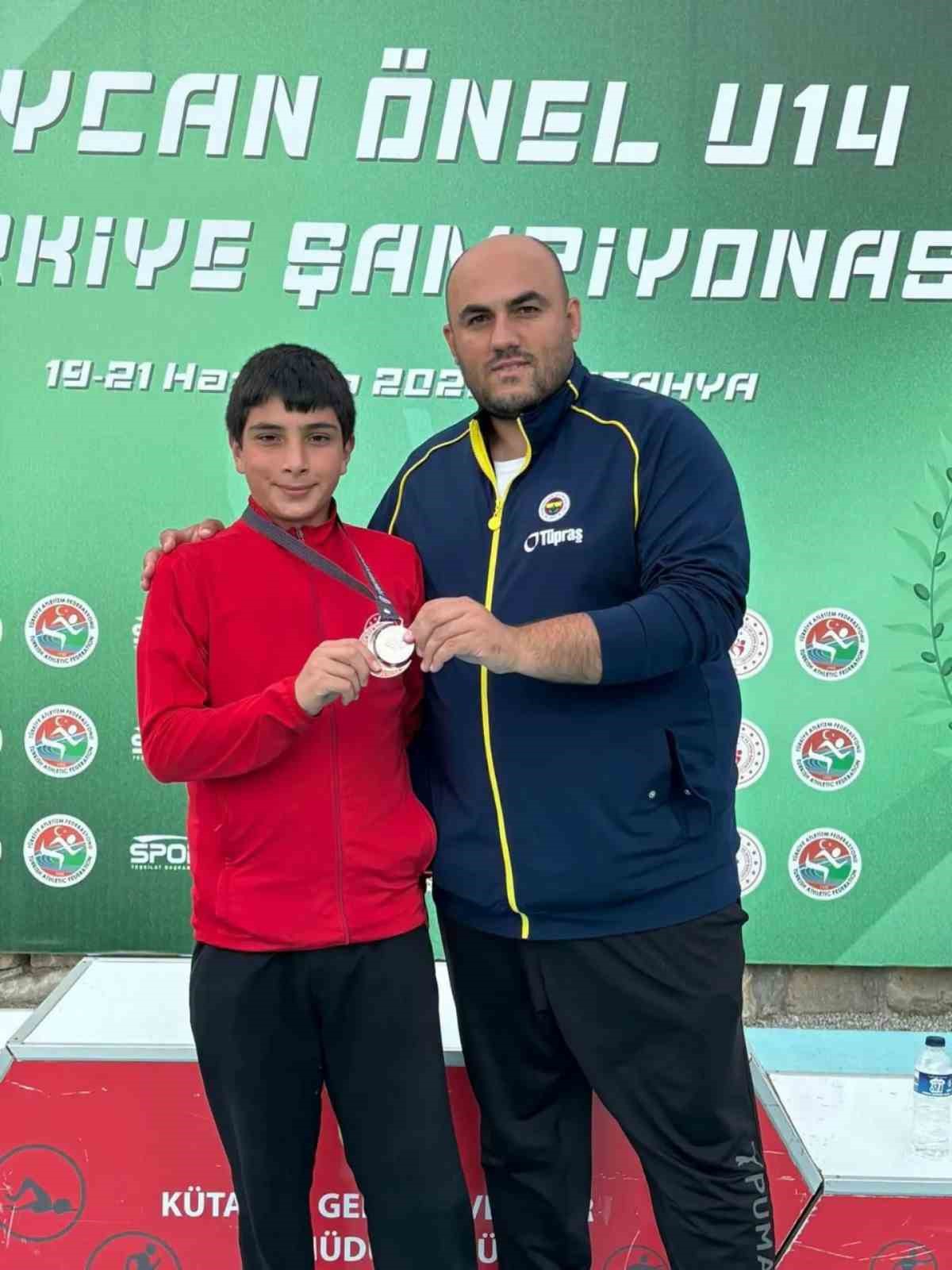 Sivaslı atletler Kütahya’da Sivas rüzgârı estirdi