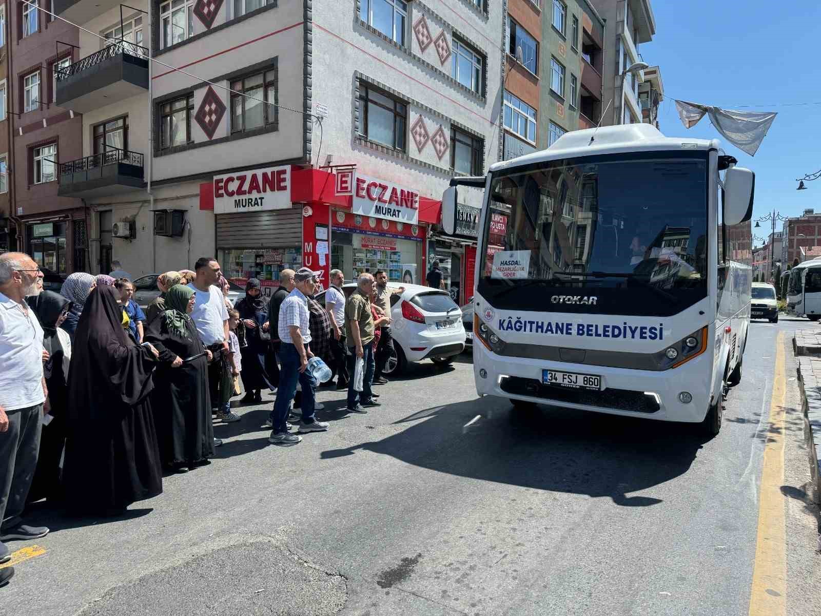 Kağıthane Belediyesi’nden vatandaşlara mezarlık ziyareti kolaylığı