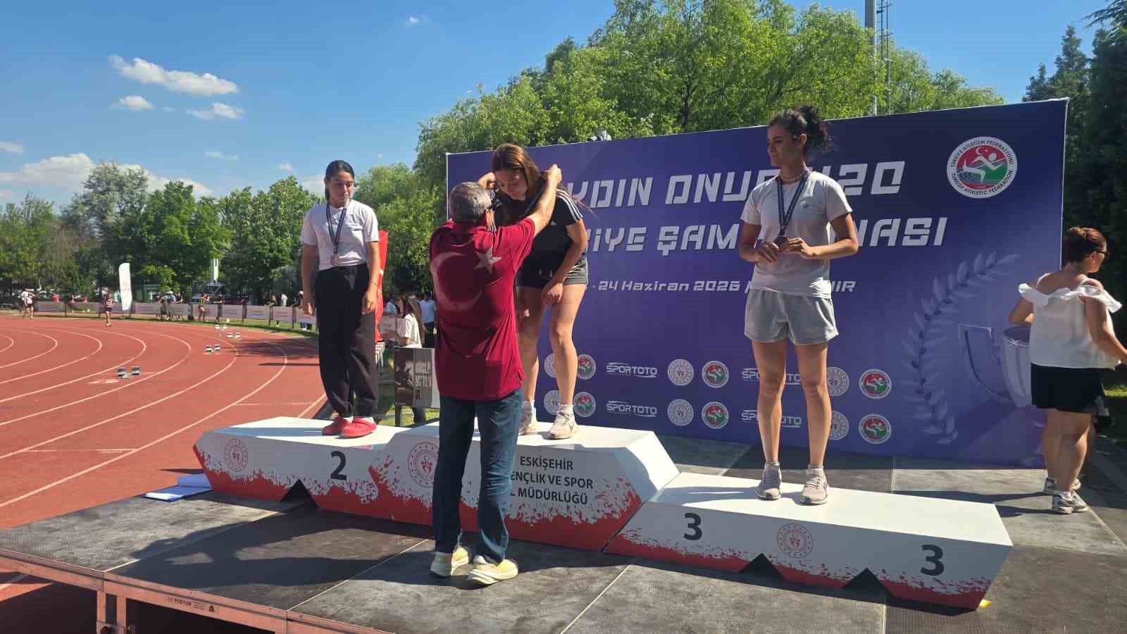 Aydınlı Tuana, heptatlonda Türkiye şampiyonu oldu