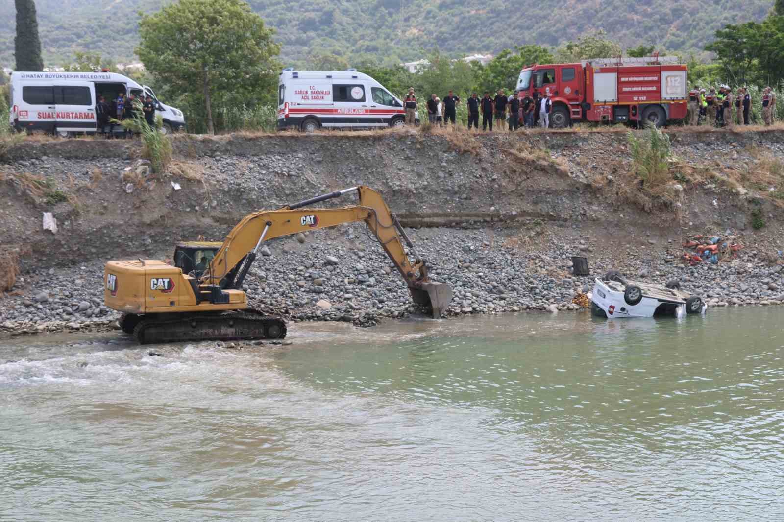 Balık tutmak için geldiği nehre aracıyla uçan adam öldü