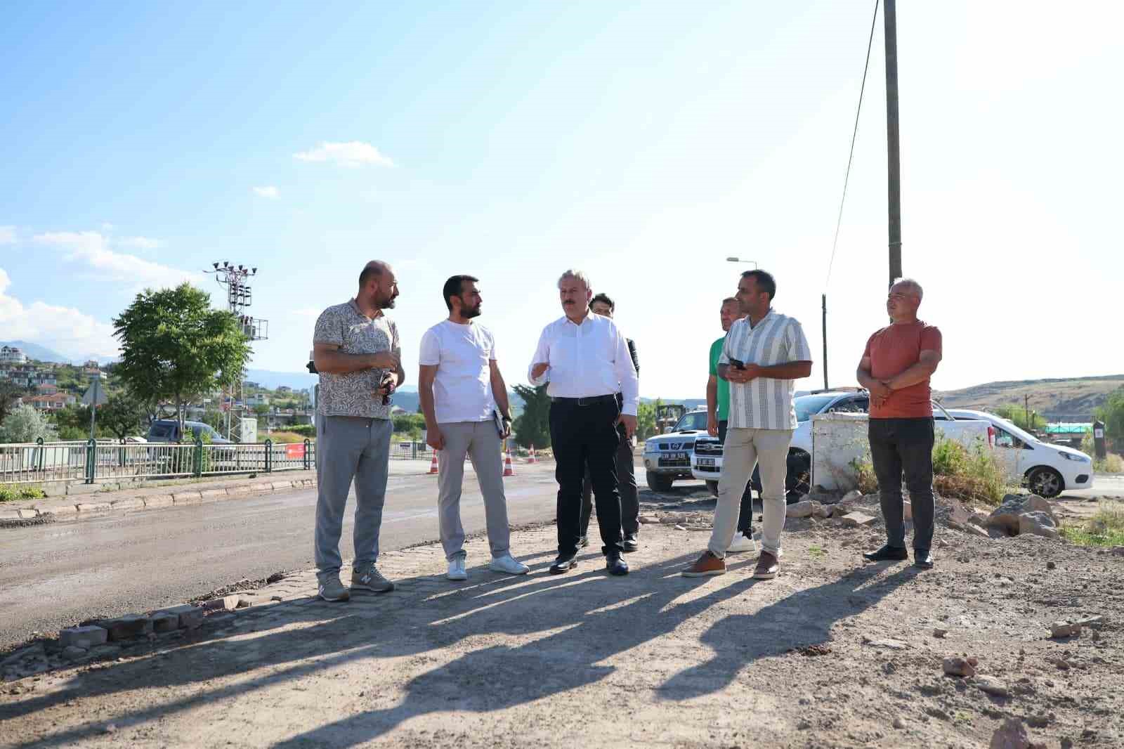 Melikgazi Belediyesi’nden 4 mahalleye asfalt atağı
