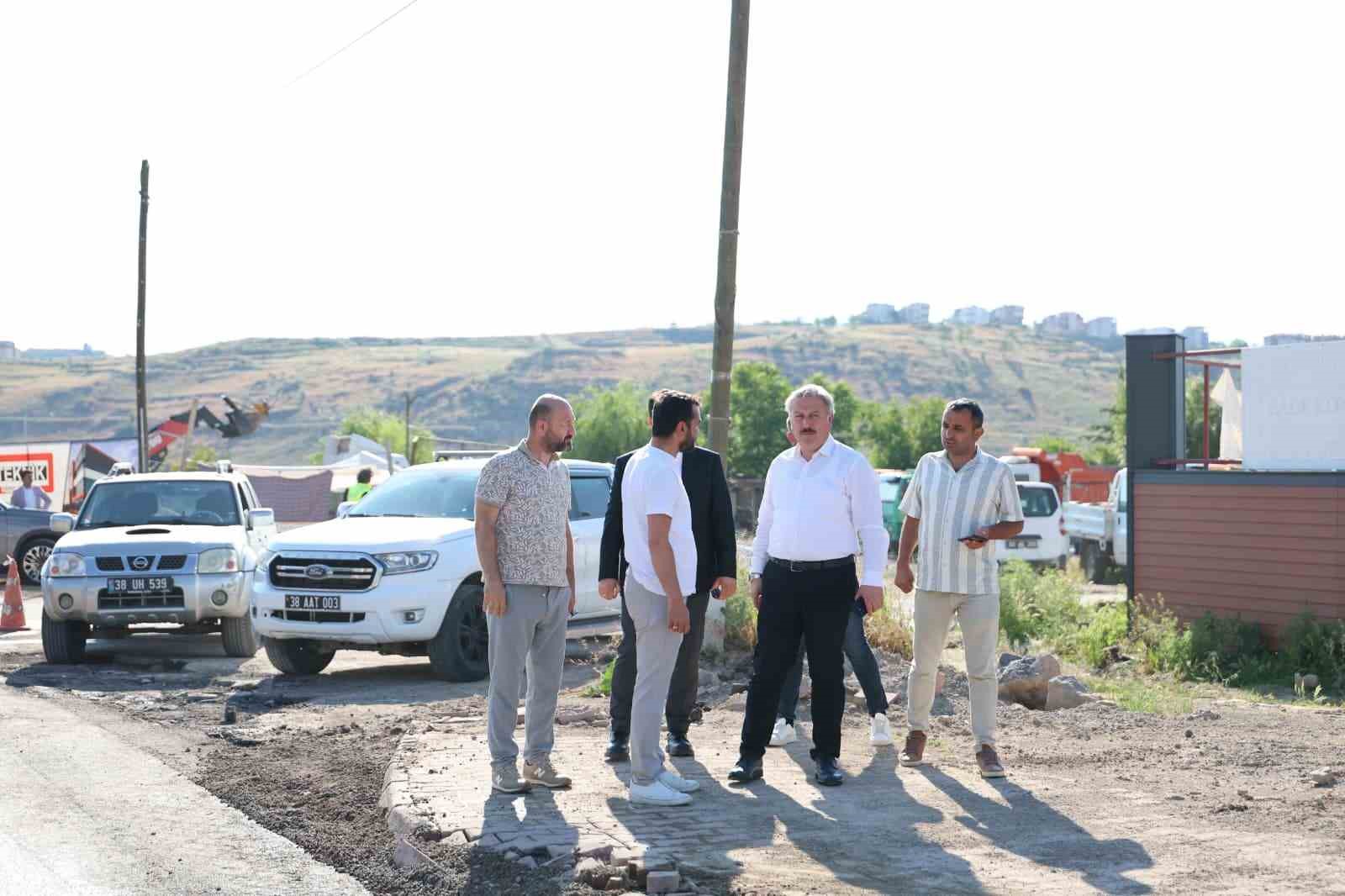 Melikgazi Belediyesi’nden 4 mahalleye asfalt atağı