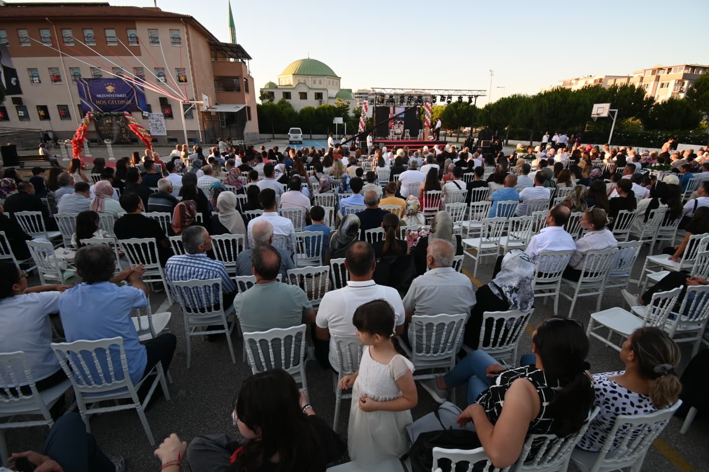 Manisa’da bir mezuniyet, üç veda