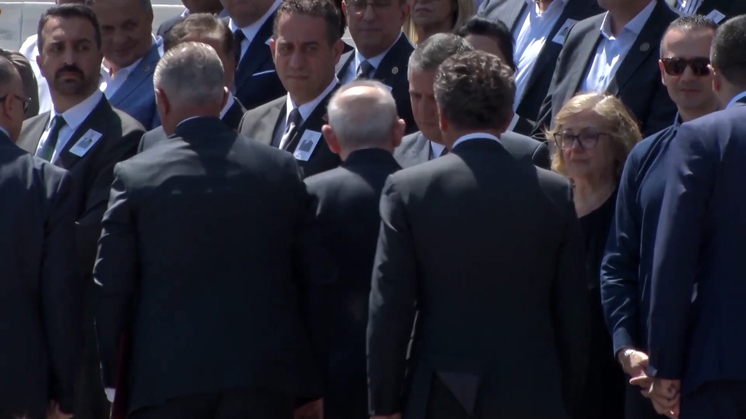 Kılıçdaroğlu ve Özel, mutlak butlan kararından sonra ilk kez cenaze töreninde yan yana geldi
