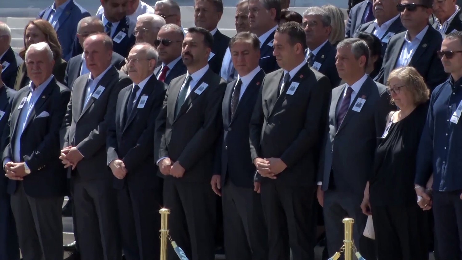 Kılıçdaroğlu ve Özel, mutlak butlan kararından sonra ilk kez cenaze töreninde yan yana geldi