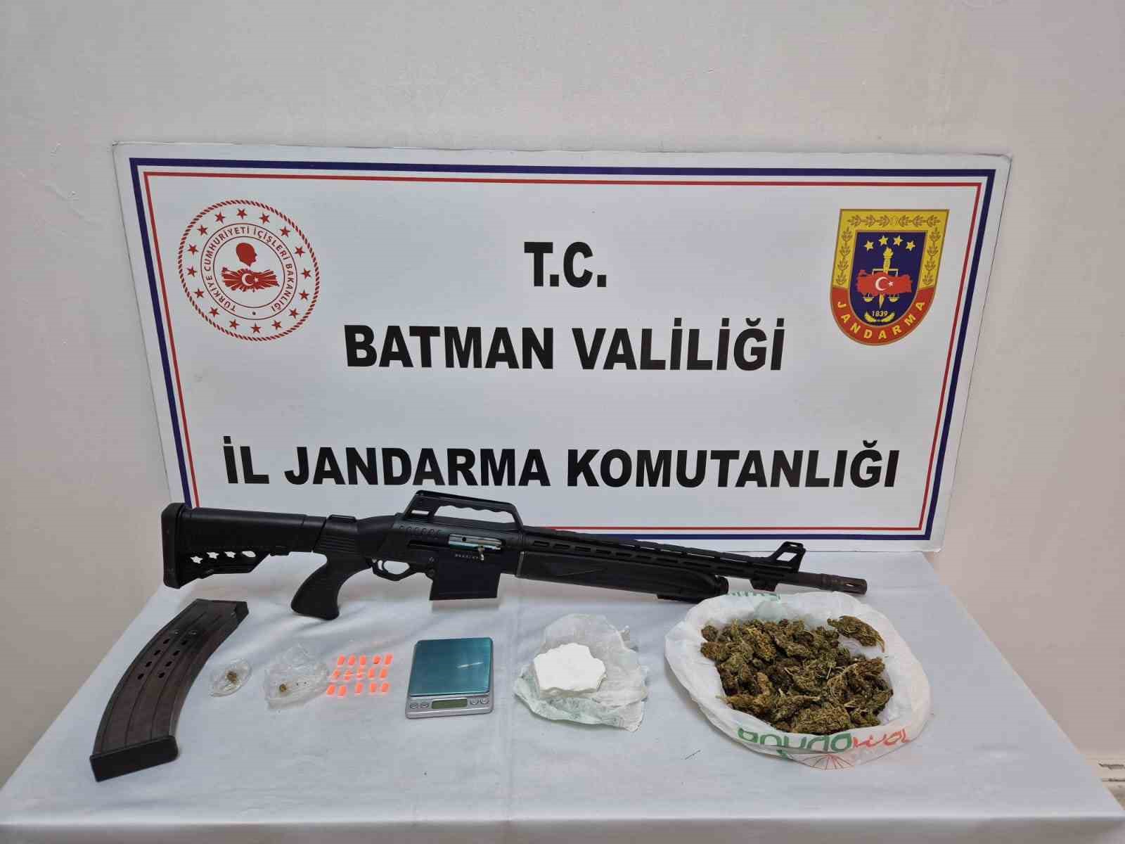 Batman’da uyuşturucu operasyonu: Kokain ve skunk ele geçirildi, 1 kişi tutuklandı