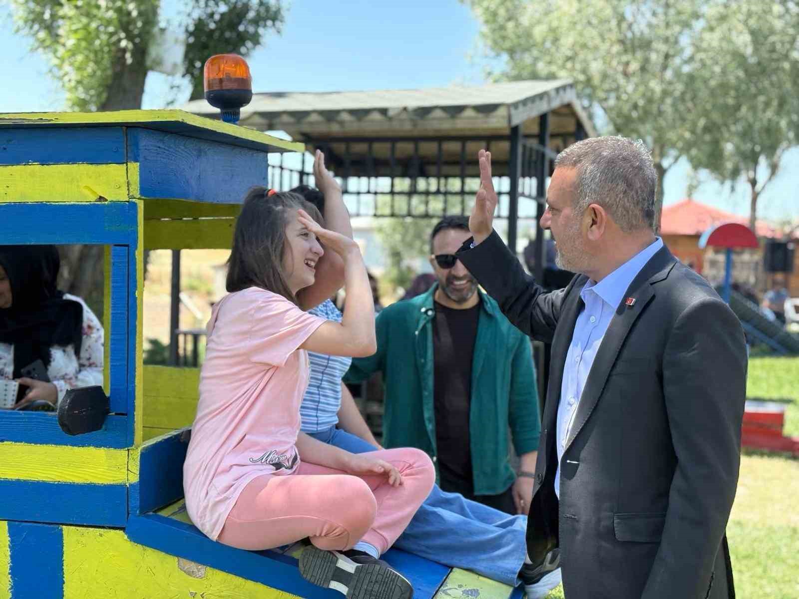 Engelli bireyler ve aileleri Eko-Çiftlik’teki piknikte buluştu
