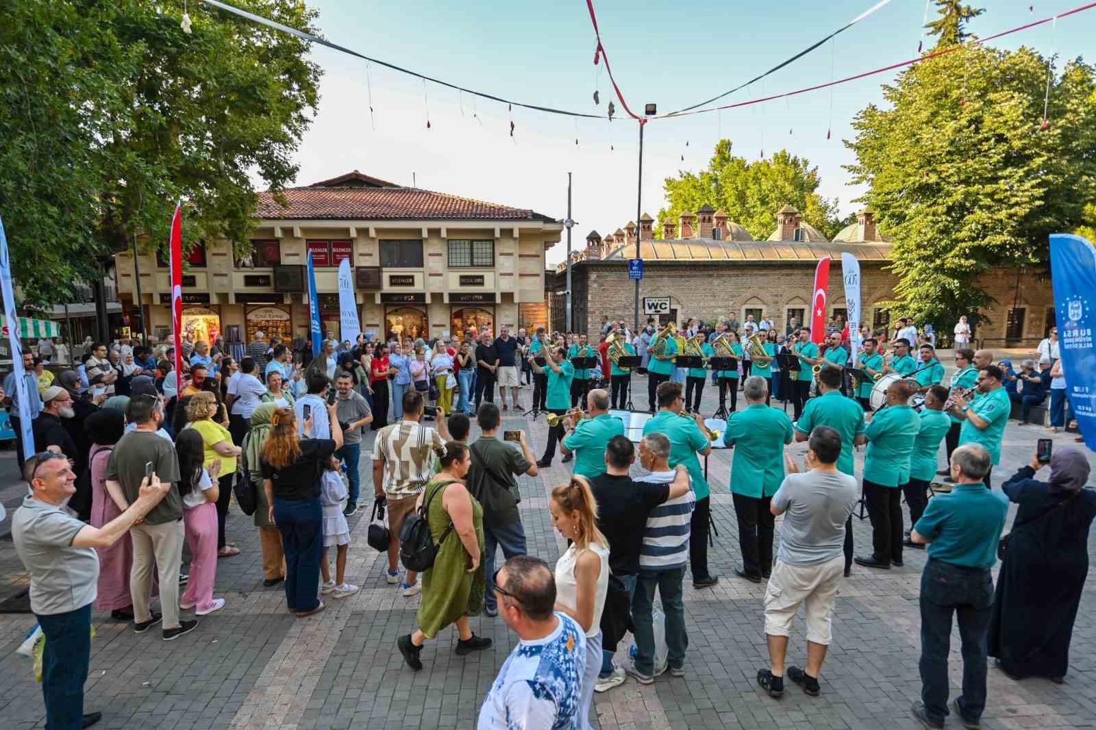 Fetih coşkusu, notolarla yankı buluyor