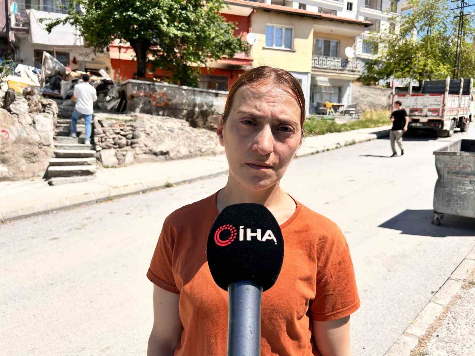 Annesinin kaçırılıp çöp evde tutulduğunu iddia etti
