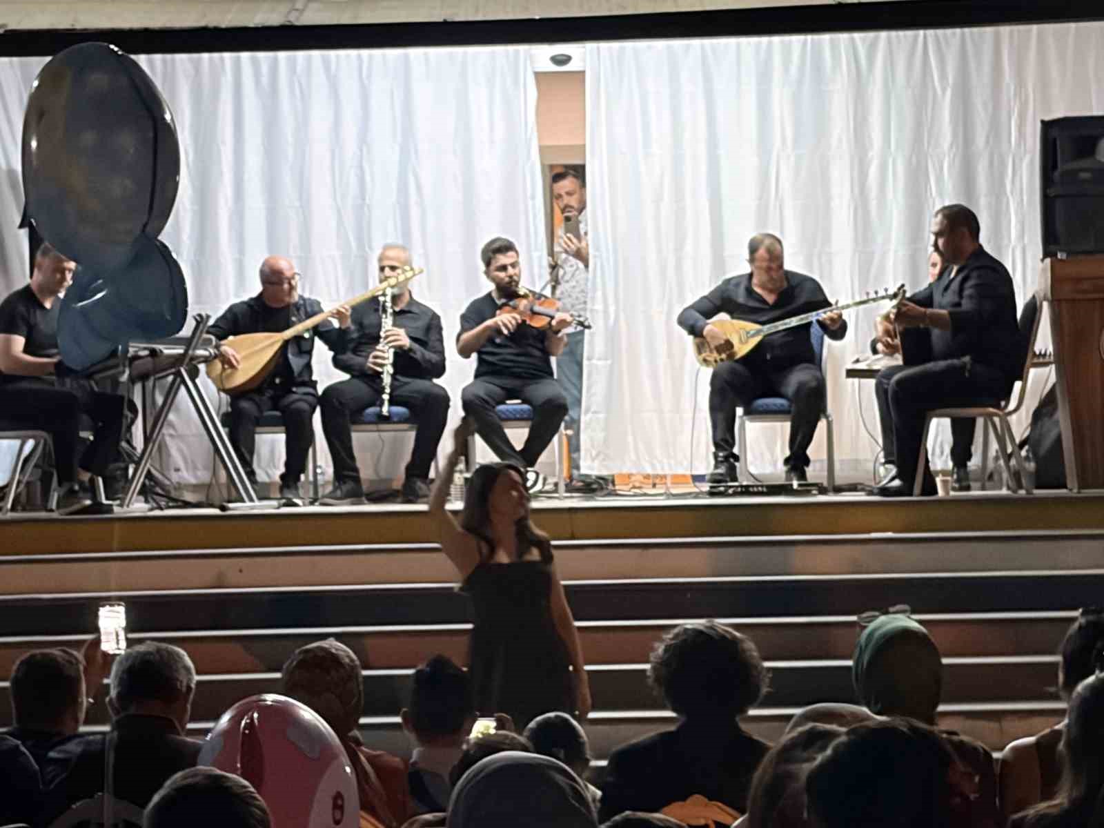 Öğrenciler yerine bu kez veliler yarıştı