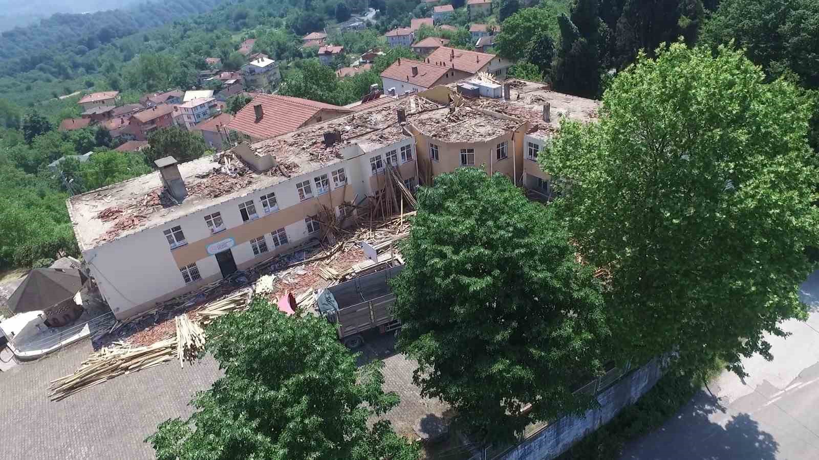 Büyük Tekke halkı yeni okul için çağrıda bulundular