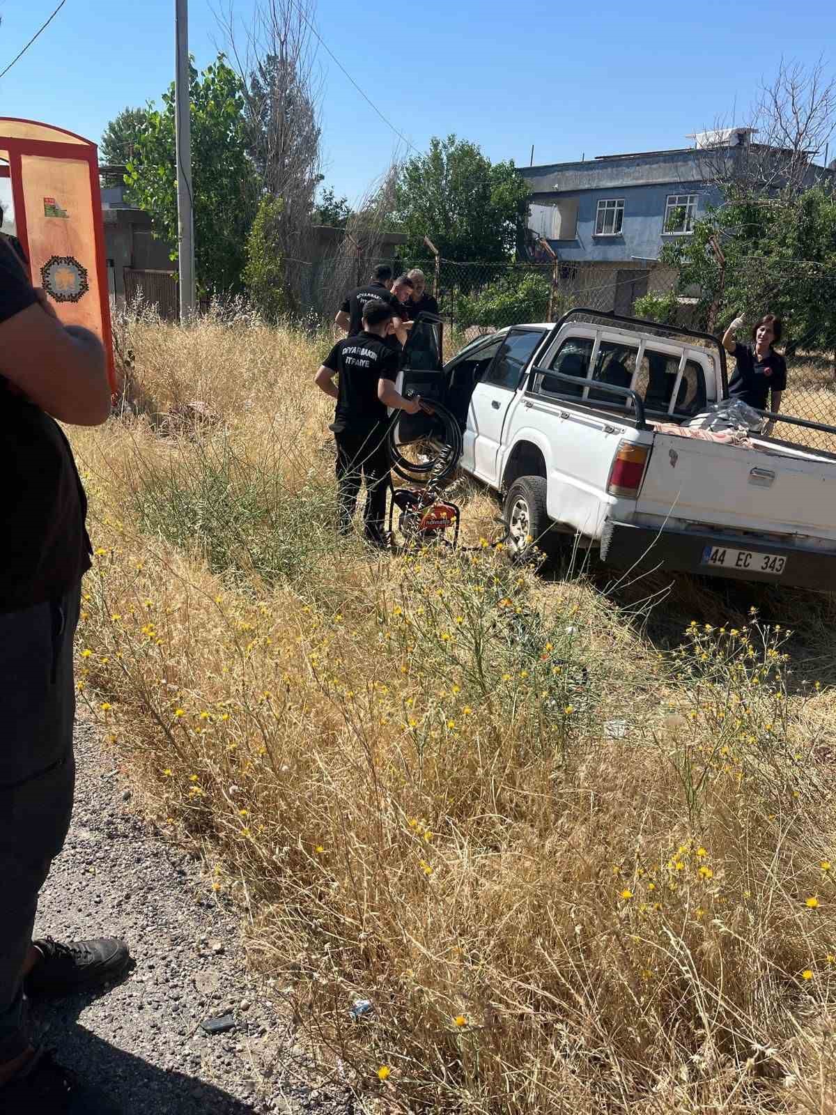 Diyarbakır’da pikap yoldan çıkıp takla attı: 7 yaralı