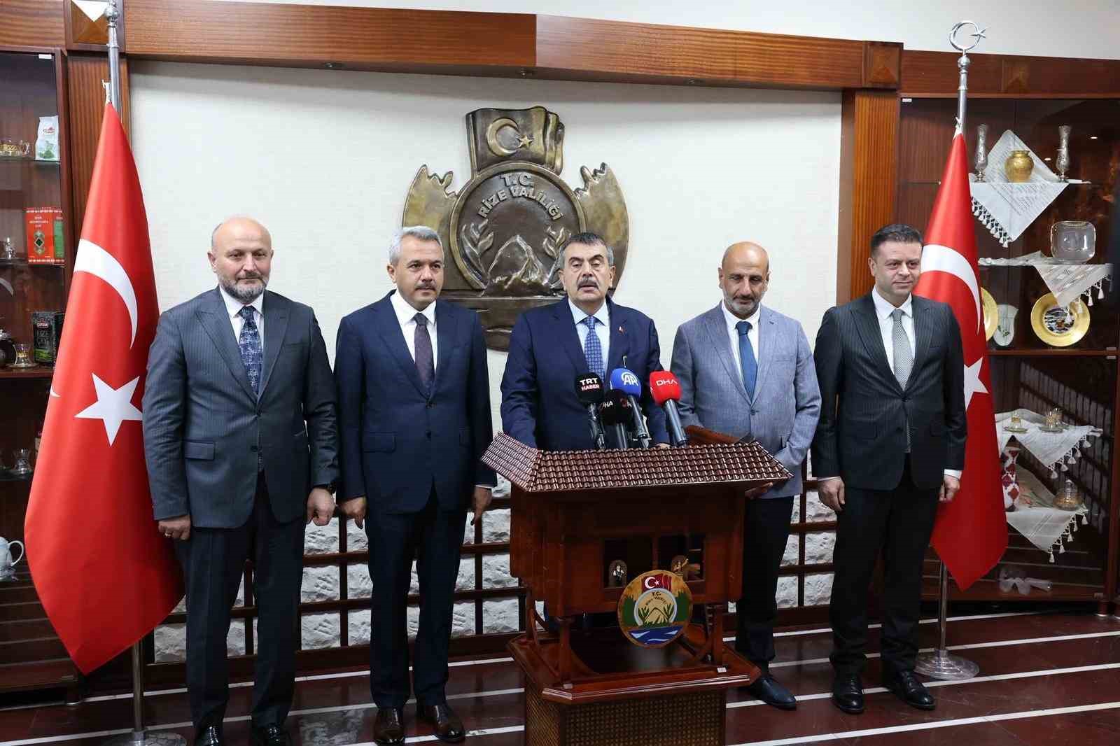 Bakan Tekin: "Tüm kararları öğretmenlerimizle istişare ederek alıyoruz"