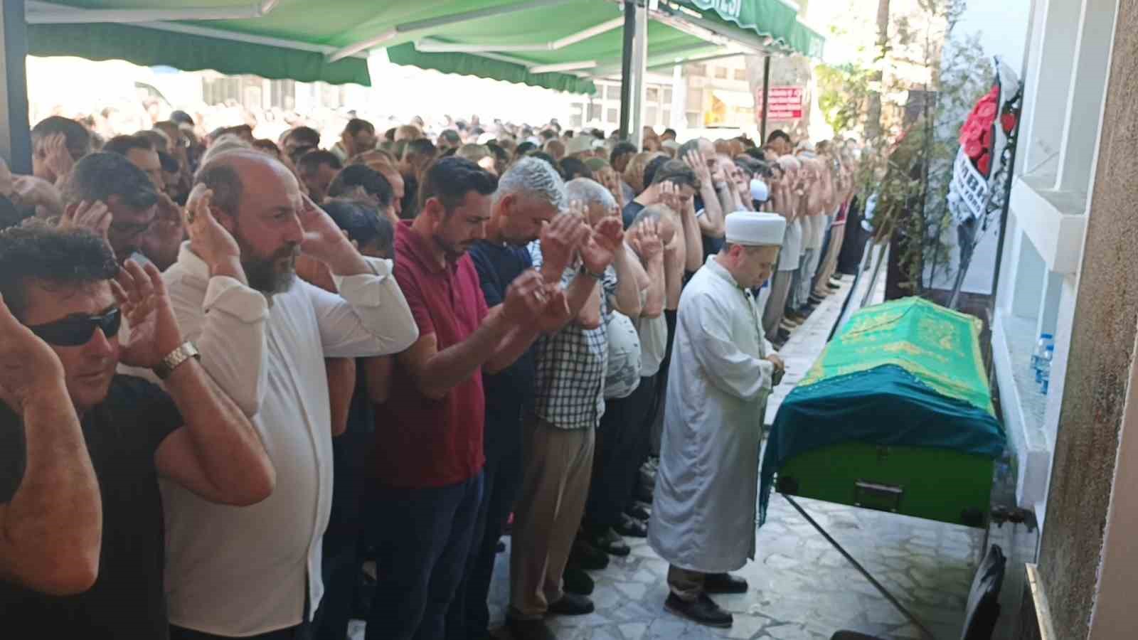 Derbent Barajı’nda ölü bulunan 2 çocuk annesi kadın, son yolculuğuna uğurlandı