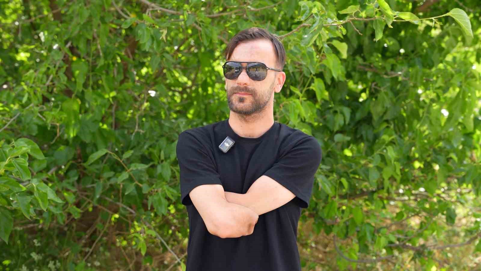 Ellerini kaybetti, hayata daha çok sarıldı