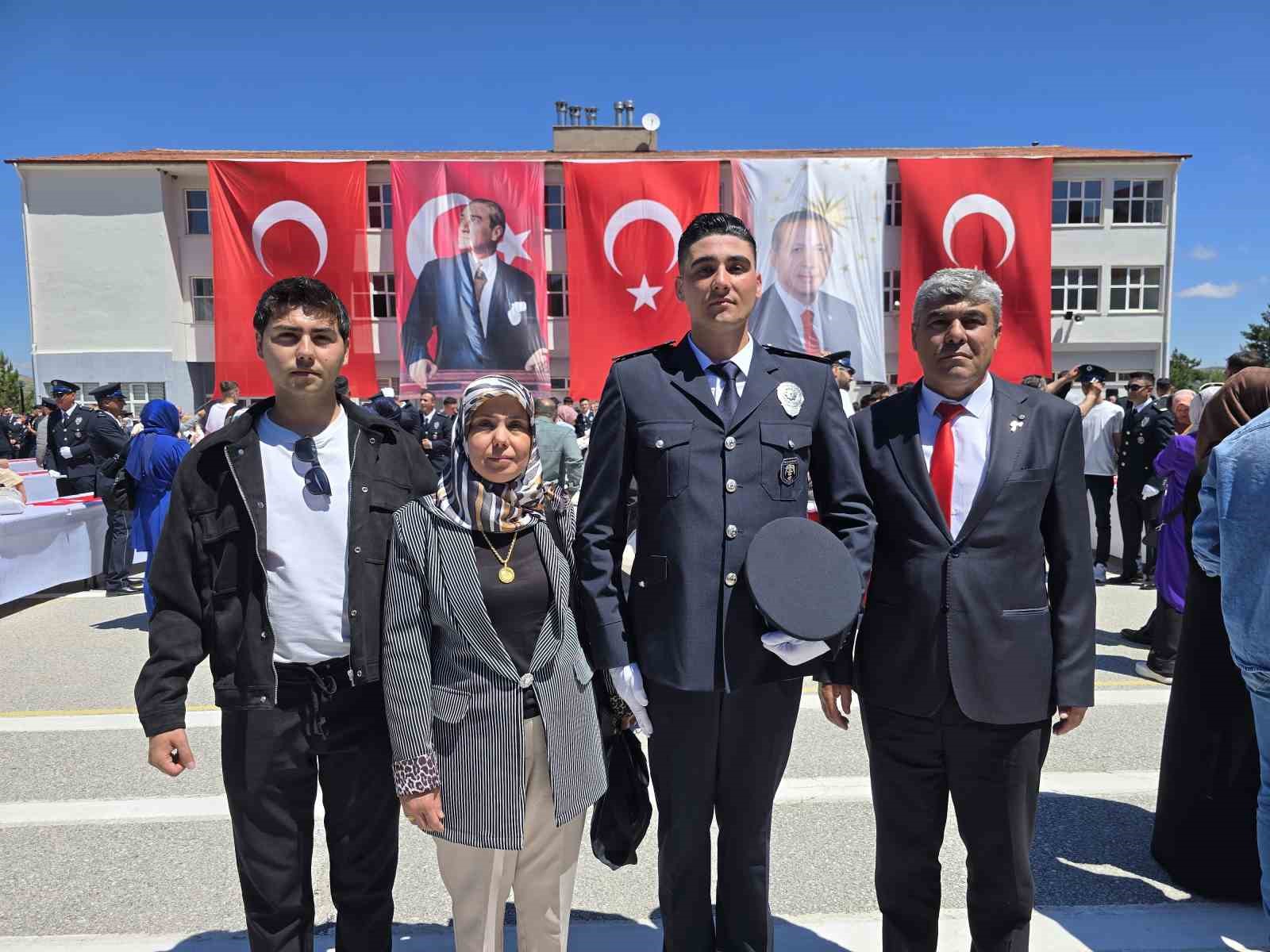 Terör gazisi olan babasıyla birlikte gurur dolu anlar yaşadı