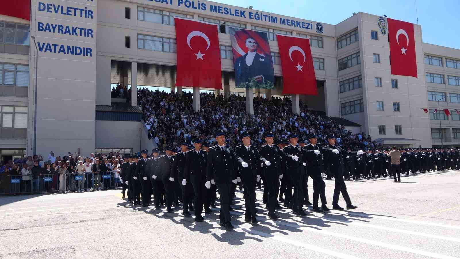 Terör gazisi olan babasıyla birlikte gurur dolu anlar yaşadı