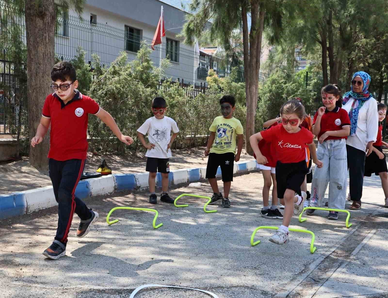 Minik Hamza’nın ilk mektubu İl Müdürü Öztürk’ü duygulandırdı