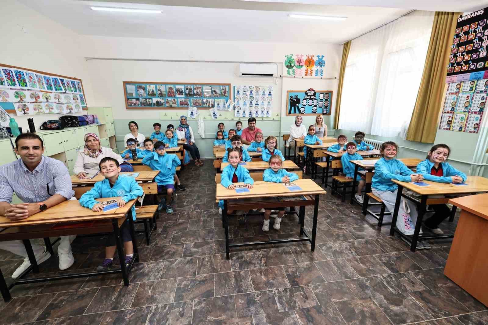 Minik Hamza’nın ilk mektubu İl Müdürü Öztürk’ü duygulandırdı