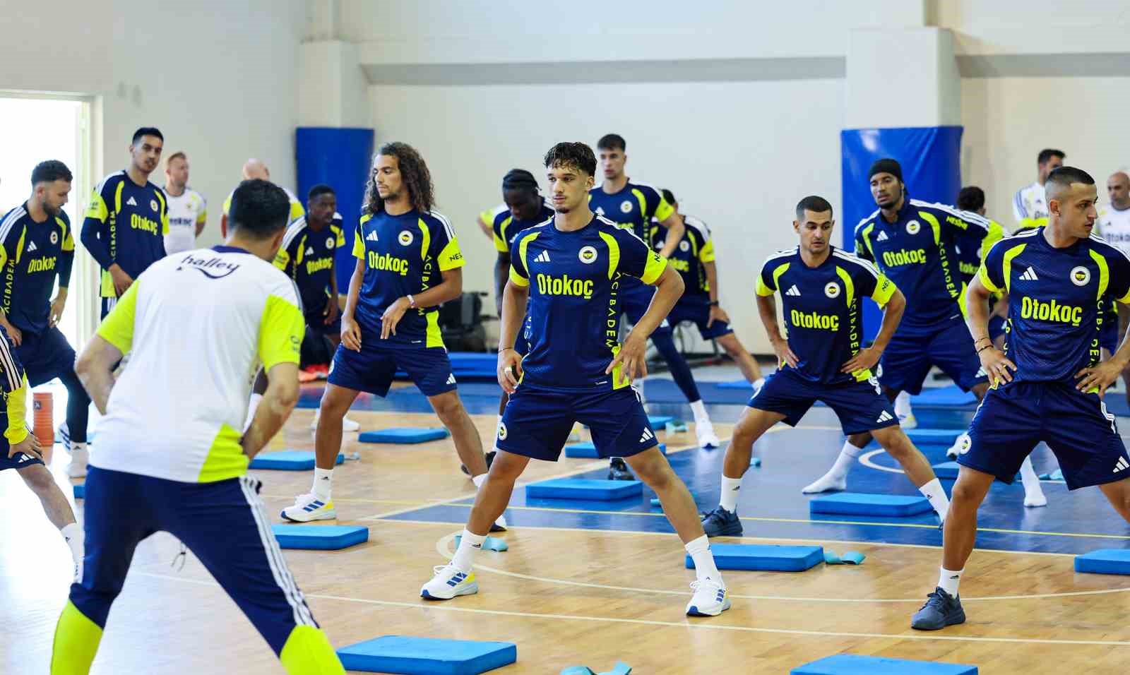 Fenerbahçe’de yeni sezon hazırlıkları devam ediyor