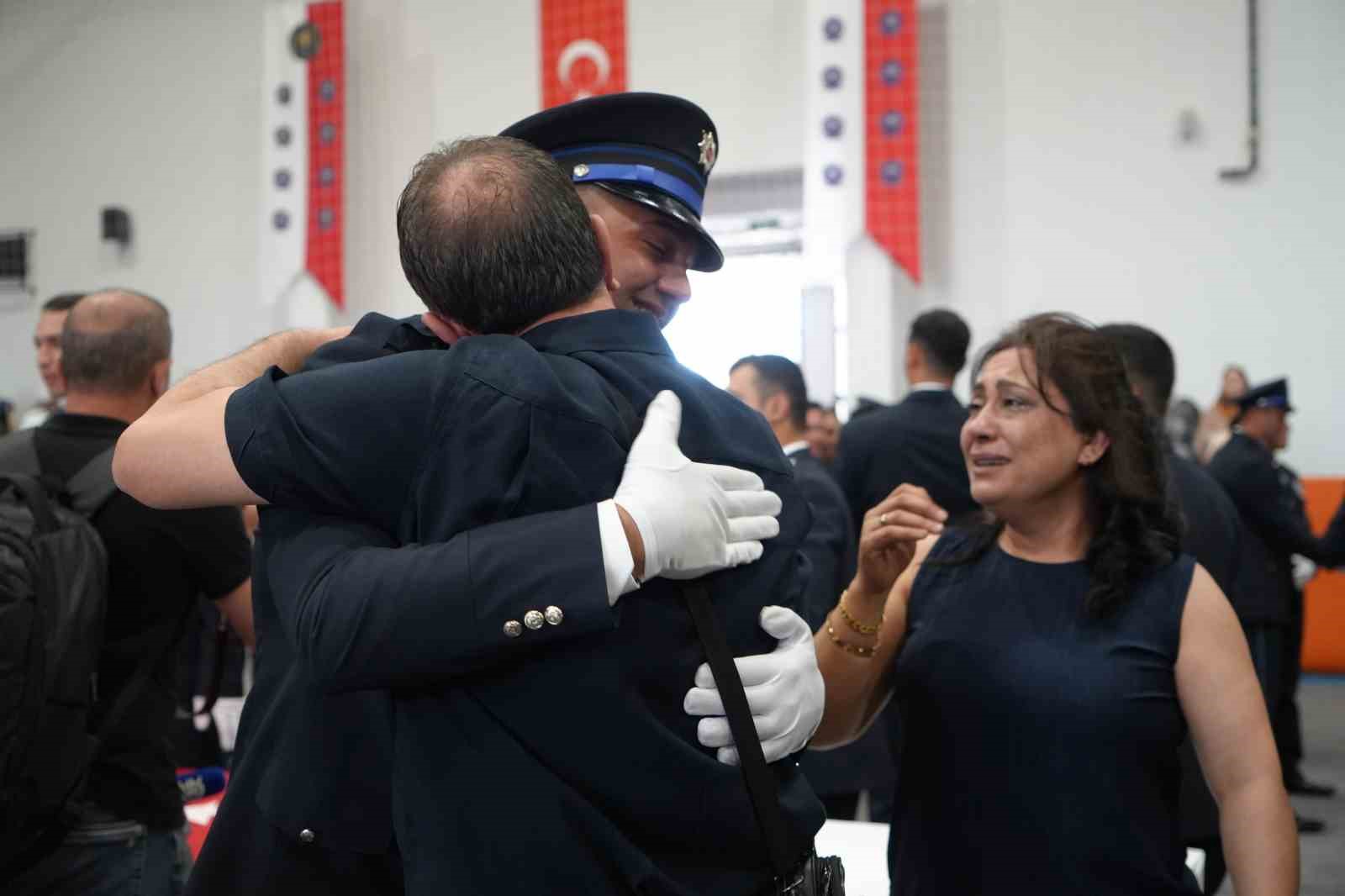 Bayburt’ta 342 polis adayı mezuniyet sevinci yaşadı