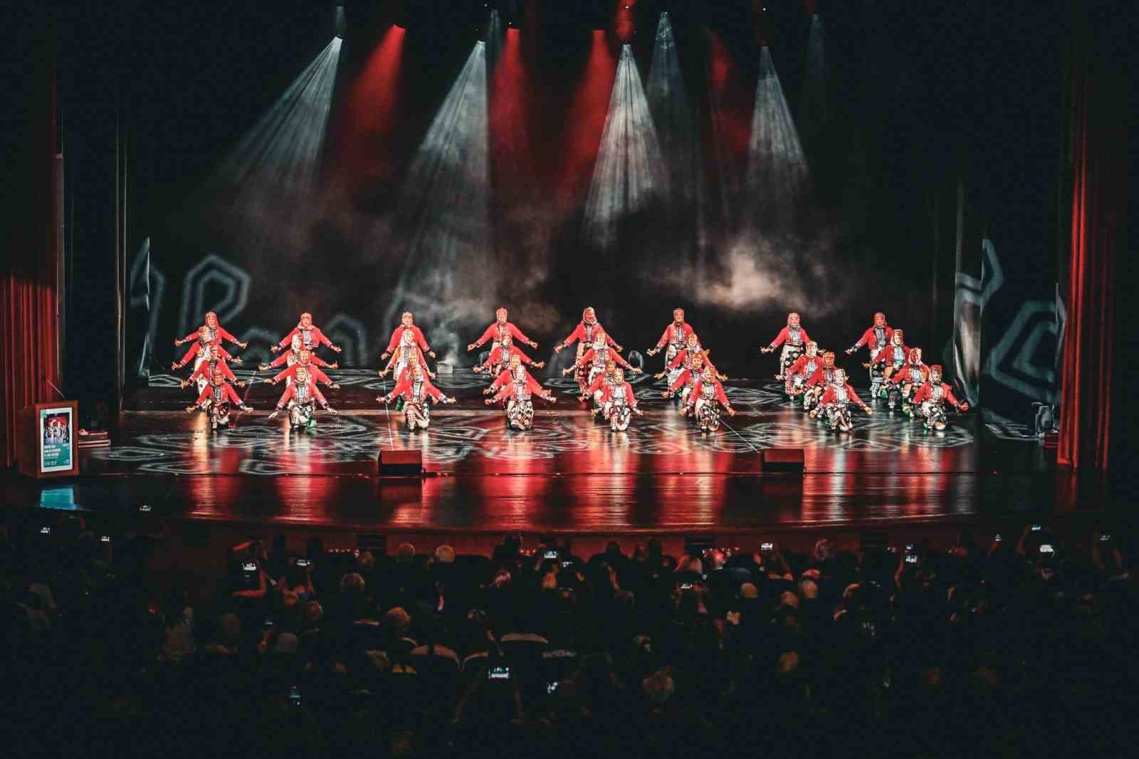 Karagöz Halk Dansları’ndan muhteşem final