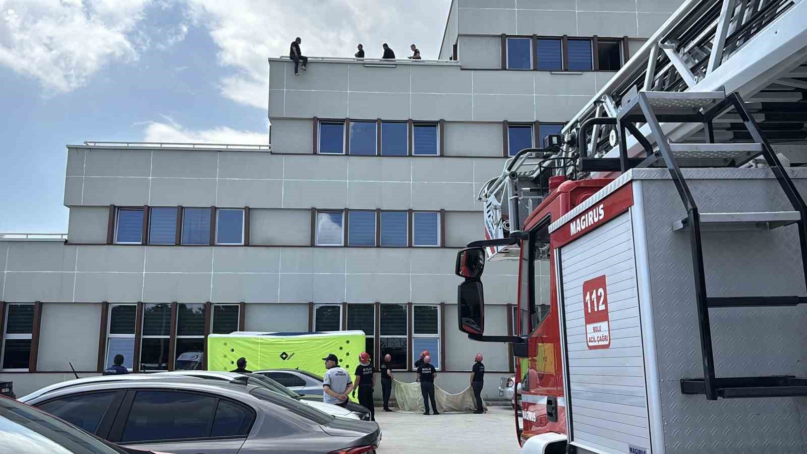 Bolu’da 2 milyon liralık salep cezasına isyan edip çatıya çıktı
