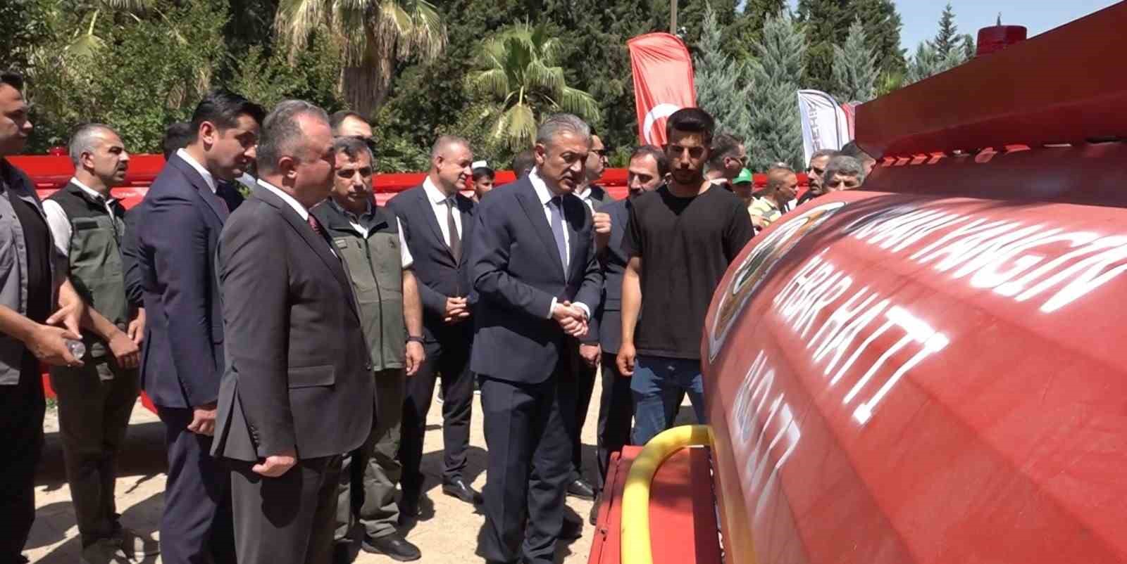 Vali Akkoyun: "Yangınlara ilk müdahale için 50 su tankerini 10 ilçemize dağıtıyoruz"