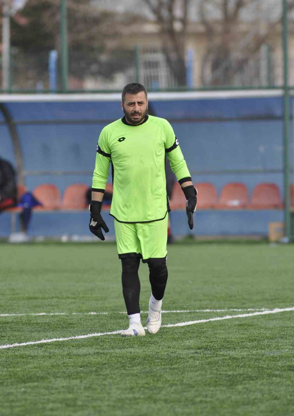 Baykal Altay futbolu bıraktı