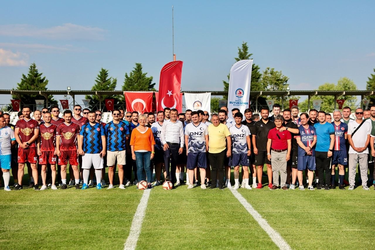 Denizli Büyükşehir Belediyesi Birimler Arası Futbol Turnuvası coşkuyla başladı