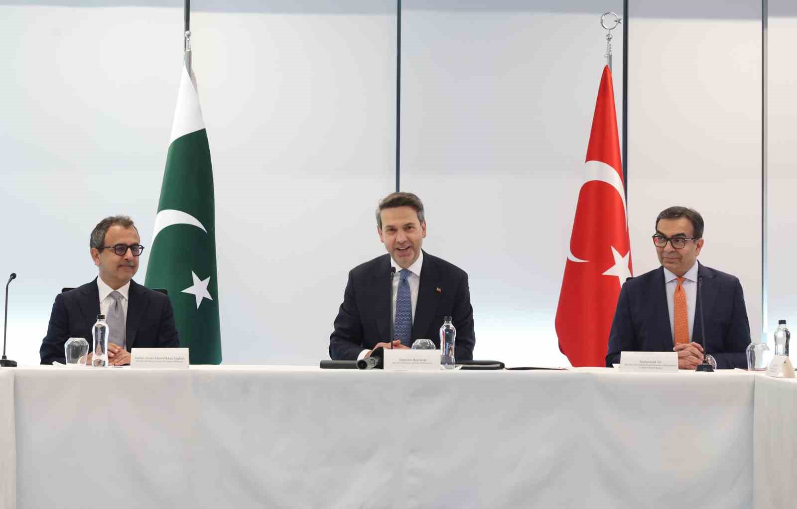 Türkiye’den Pakistan’a elektrikte özelleştirmeye destek: 3 anlaşma imzalandı
