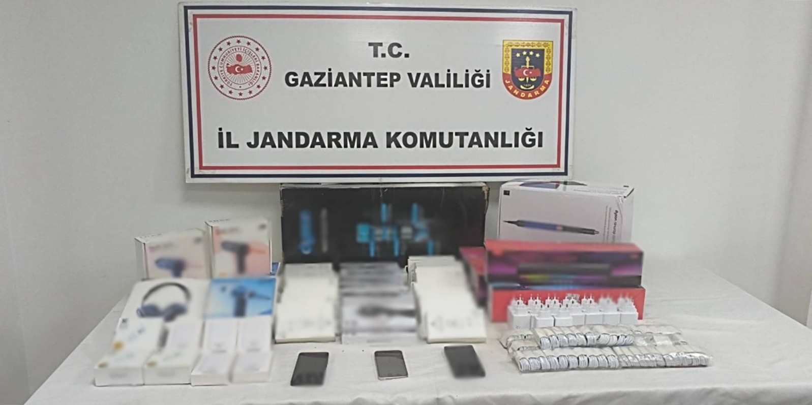 Gaziantep’te 1,4 milyon TL değerinde kaçak malzeme ele geçirildi: 2 gözaltı