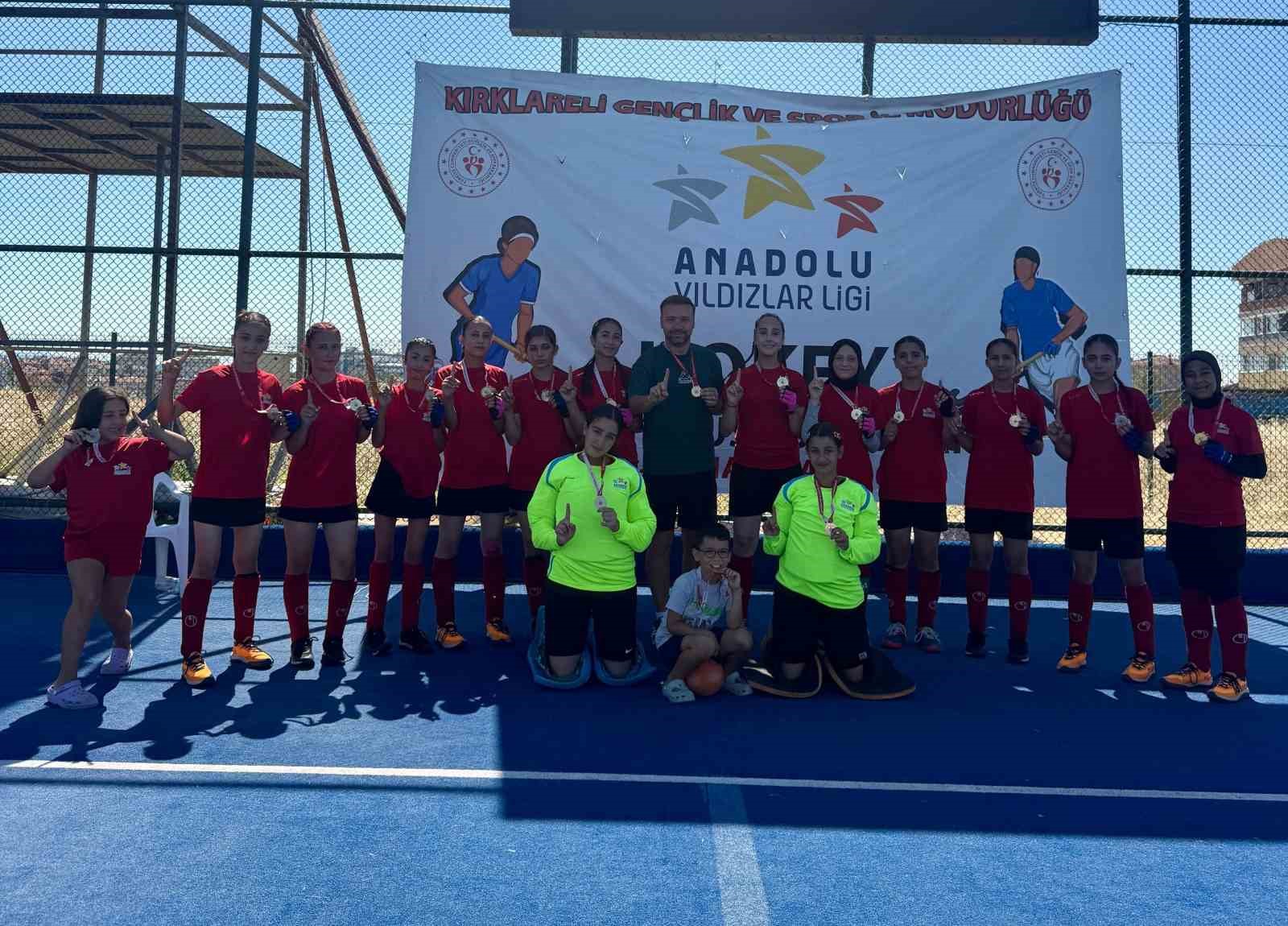 Manisa Hokey Kız Takımı Türkiye Şampiyonası’na katılmaya hak kazandı