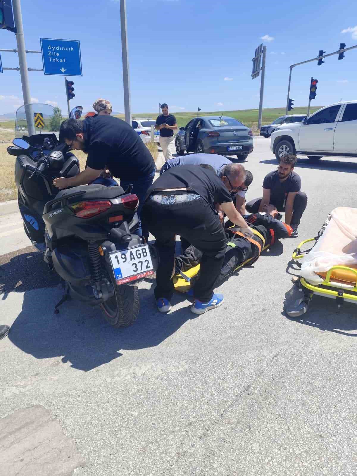 Çorum’da motosiklet ile otomobil çarpıştı: 1 yaralı