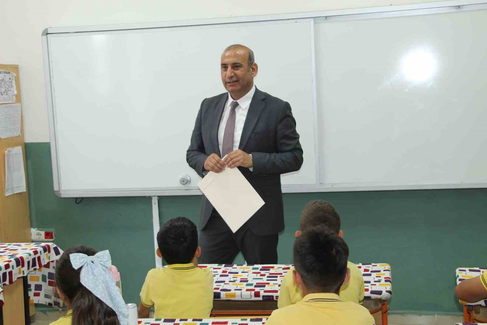 Bakan Tekin’den Şırnaklı öğrencilerin mektuplarına duygusal cevap