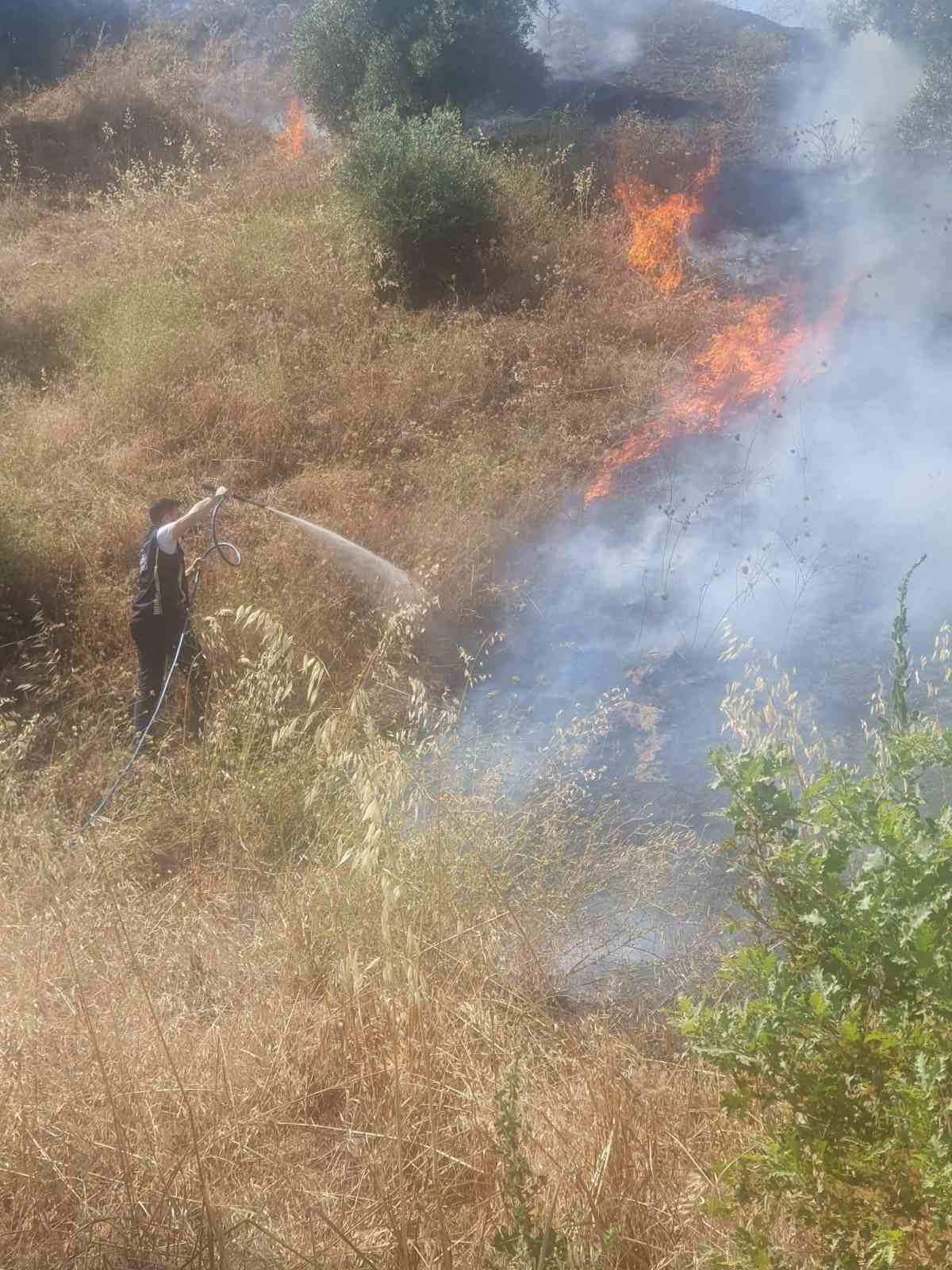 Nazilli Belediyesi ekipleri Bozyurt’taki yangın söndürme çalışmalarına destek veriyor