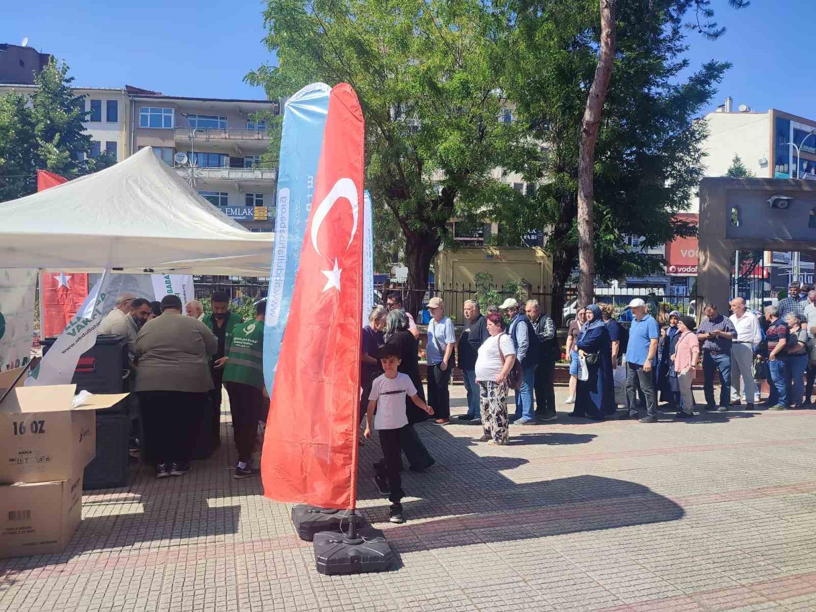 Bozüyük Abdullah Baba Vakfı’ndan Aşure Günü ikramı
