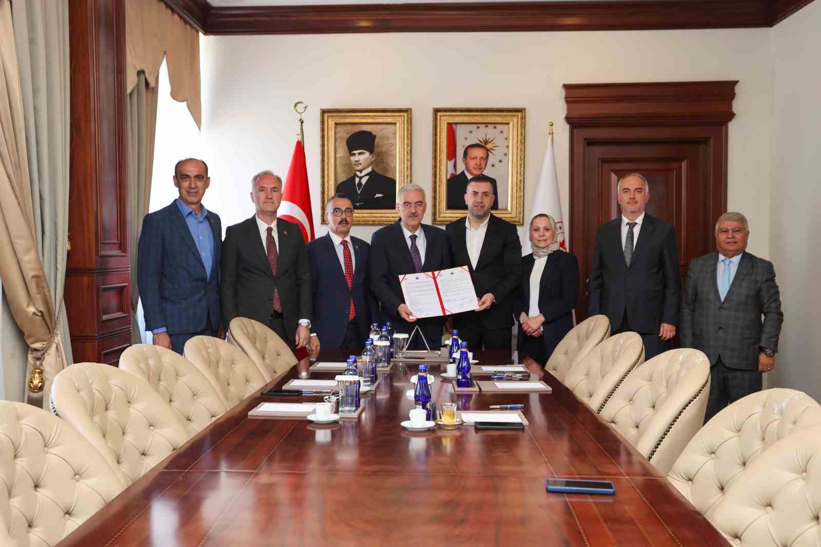 İnegöl’de sağlık ve eğitim için imzalar atıldı