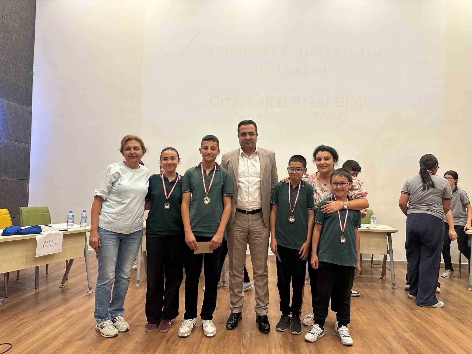 Ortaokullarda bilgi yarışmasının şampiyonu Emcelli Ortaokulu oldu