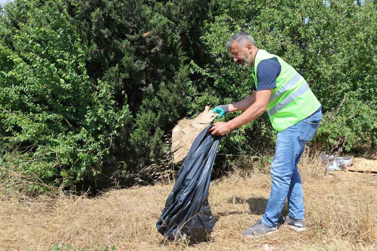 Gönüllüler orman yangınlarına karşı farkındalık için sahaya indi