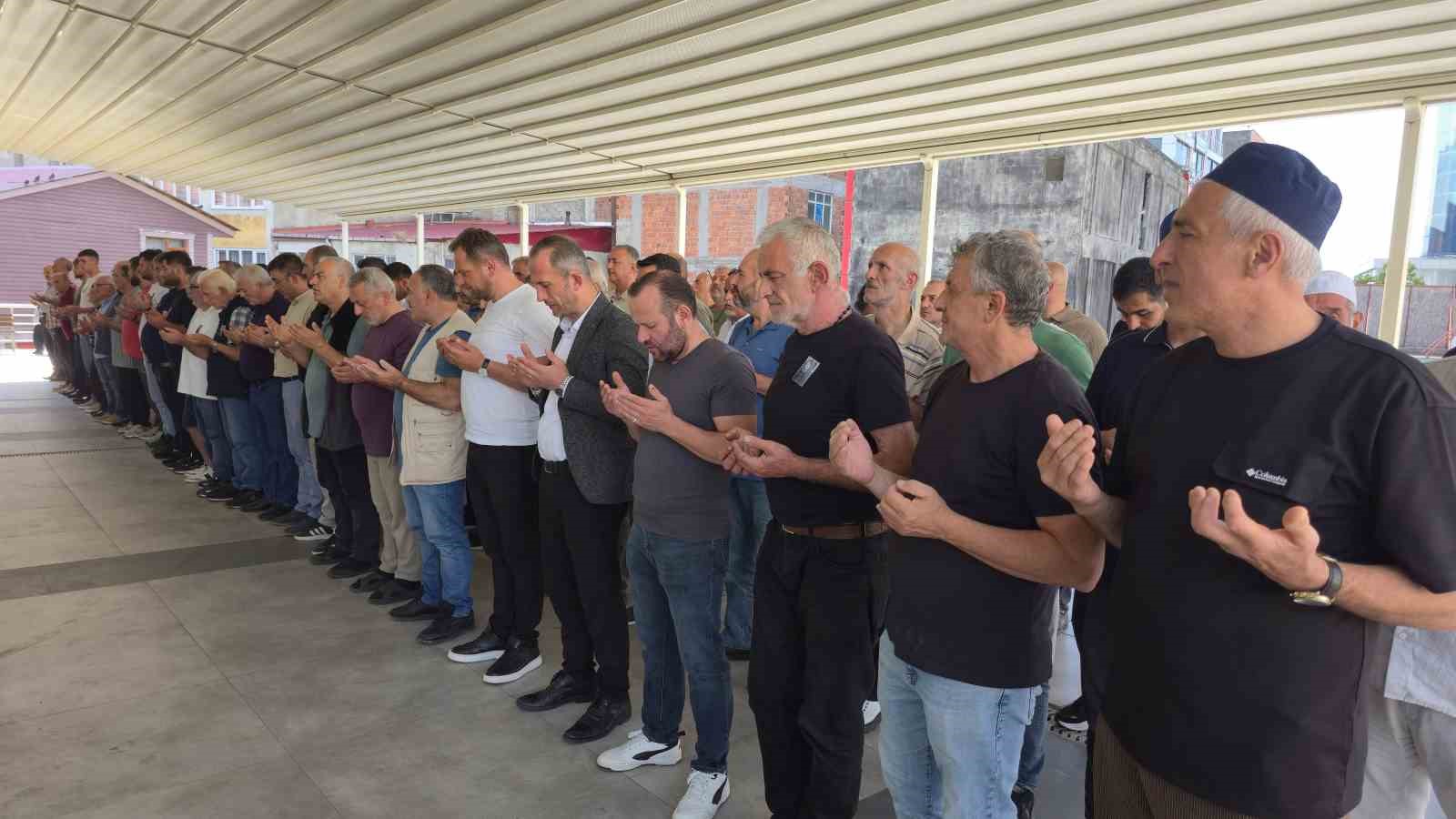 Rize’deki feci kazada hayatını kaybedenler toprağa verildi