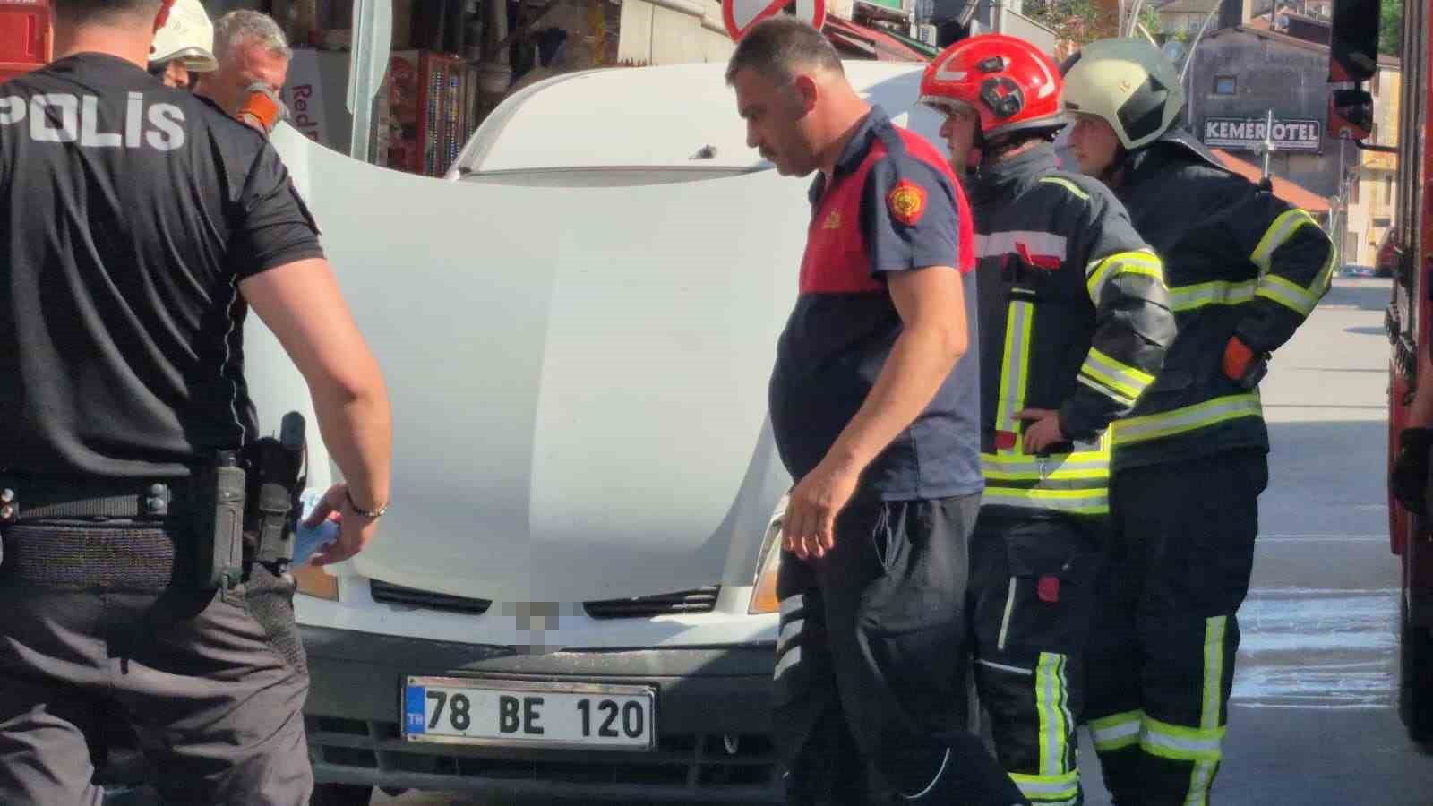 Seyir halindeki araçta yangın çıktı