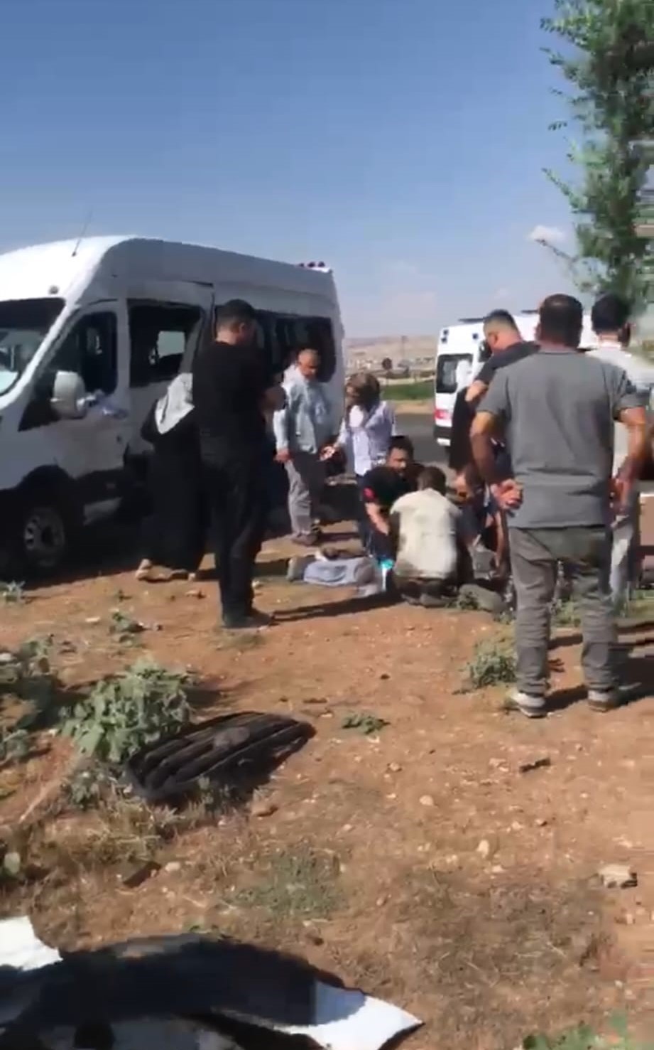 Batman çevre yolunda para nakil aracı ile minibüs çarpıştı: 15 yaralı