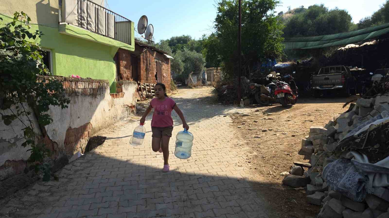 Nazilli’deki zirai alan yangını kontrol altına alındı