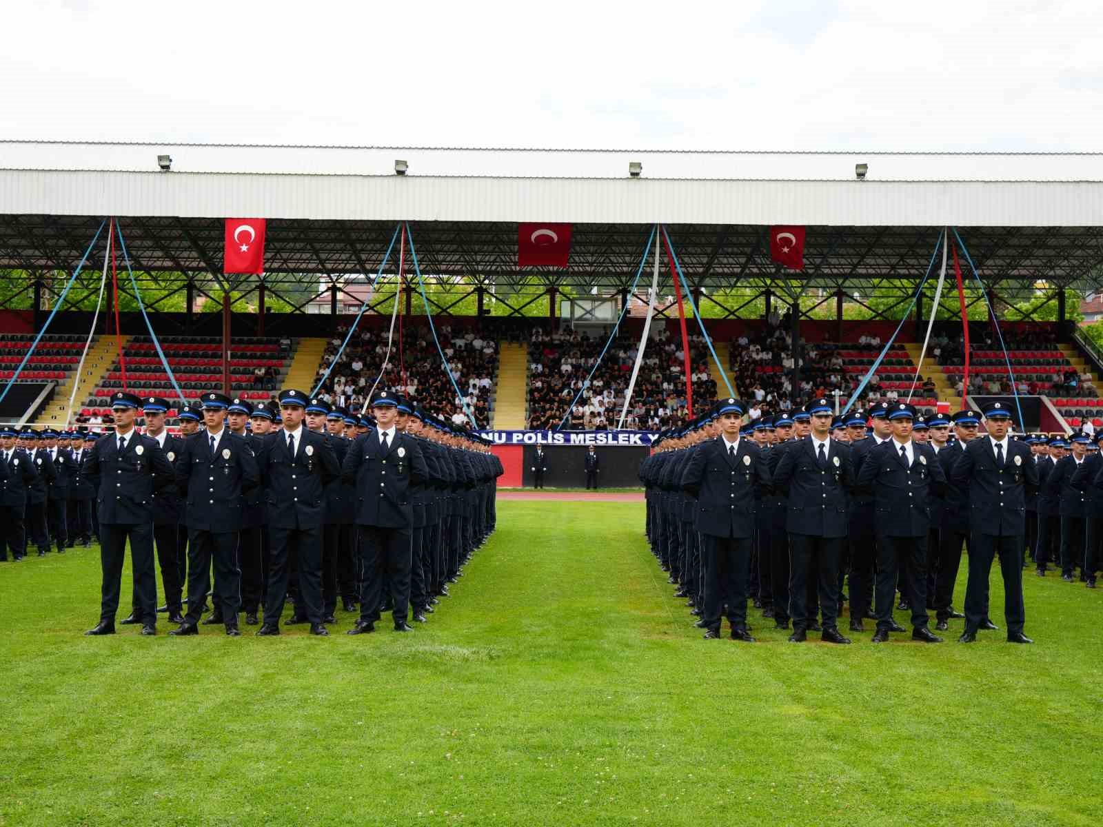 Kastamonu’da eğitimlerini tamamlayan 479 polis adayı törenle mezun oldu