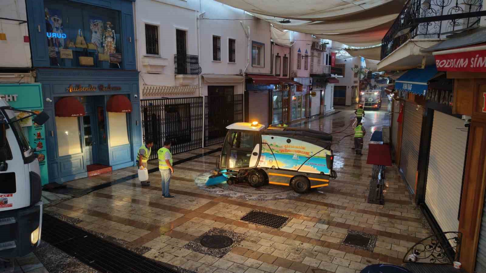 Bodrum Çarşı Mahallesi’nde kapsamlı temizlik
