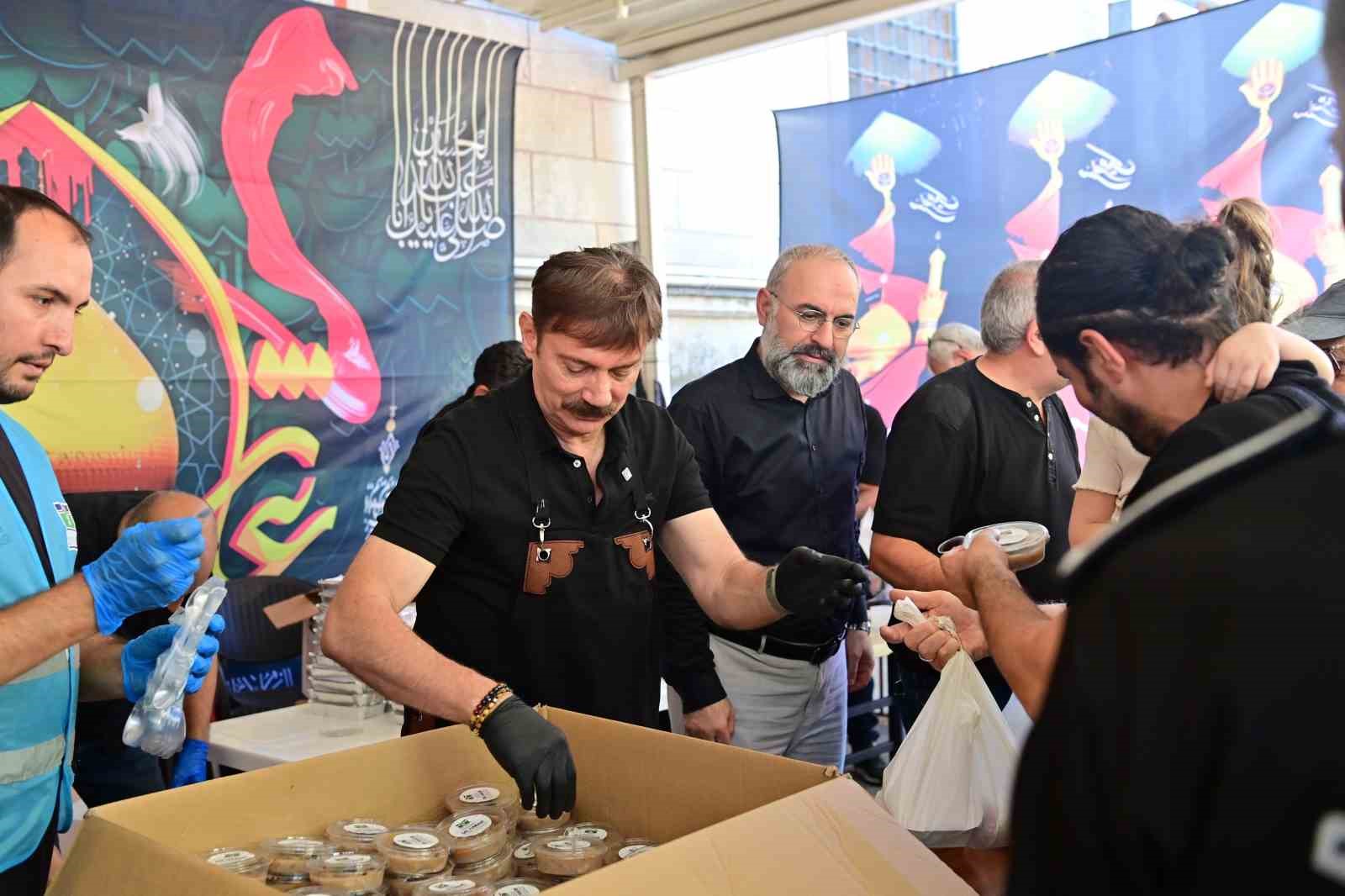 Bahçelievler’de binlerce vatandaşa aşure ikram edildi